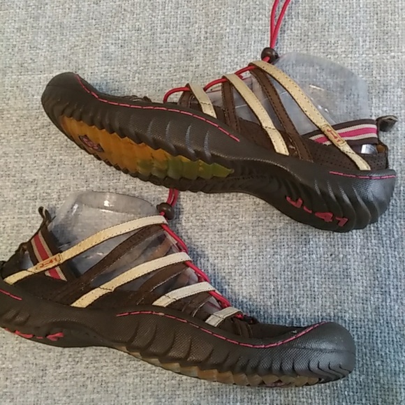 J-41 leather sport shoe, GUC - Picture 2 of 5